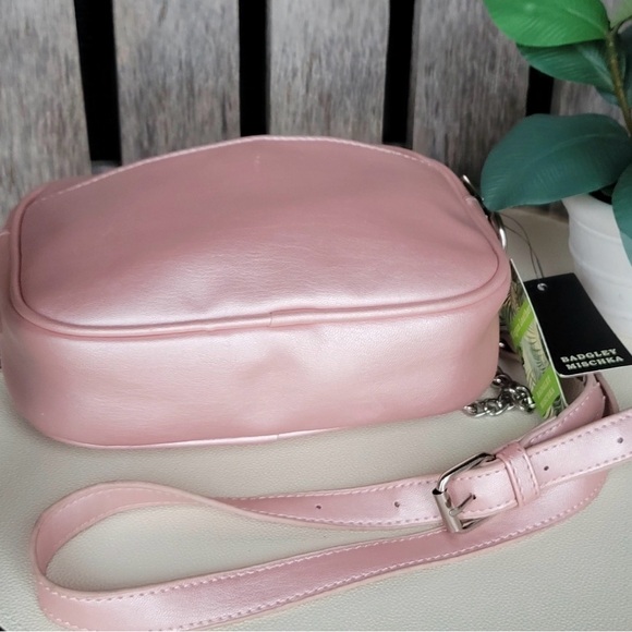 Badgley Mischka Blush Quilted Crossbody Bag - Picture 7 of 10